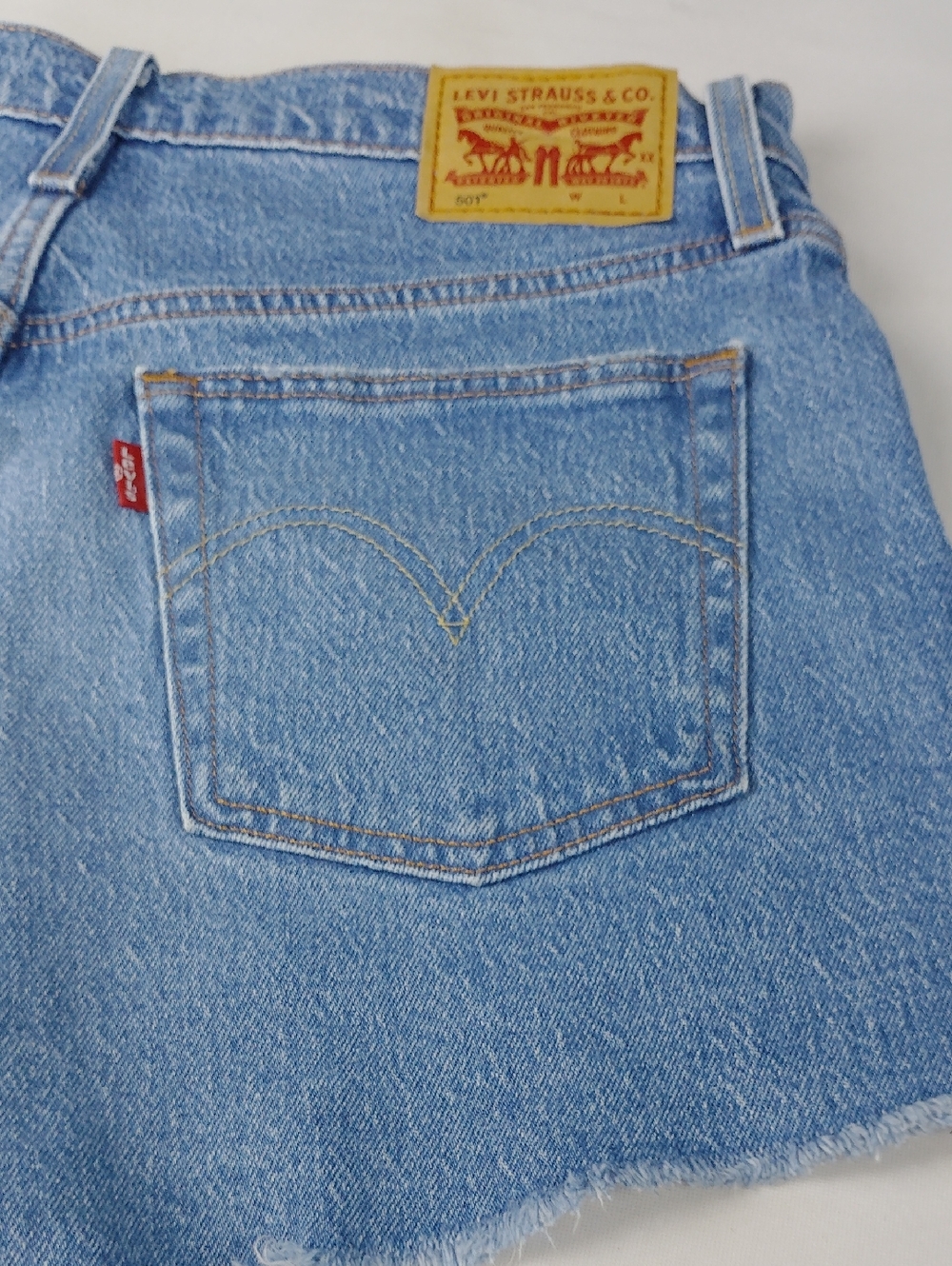 Levi's Women's Denim Shorts. - Picture 7 of 15
